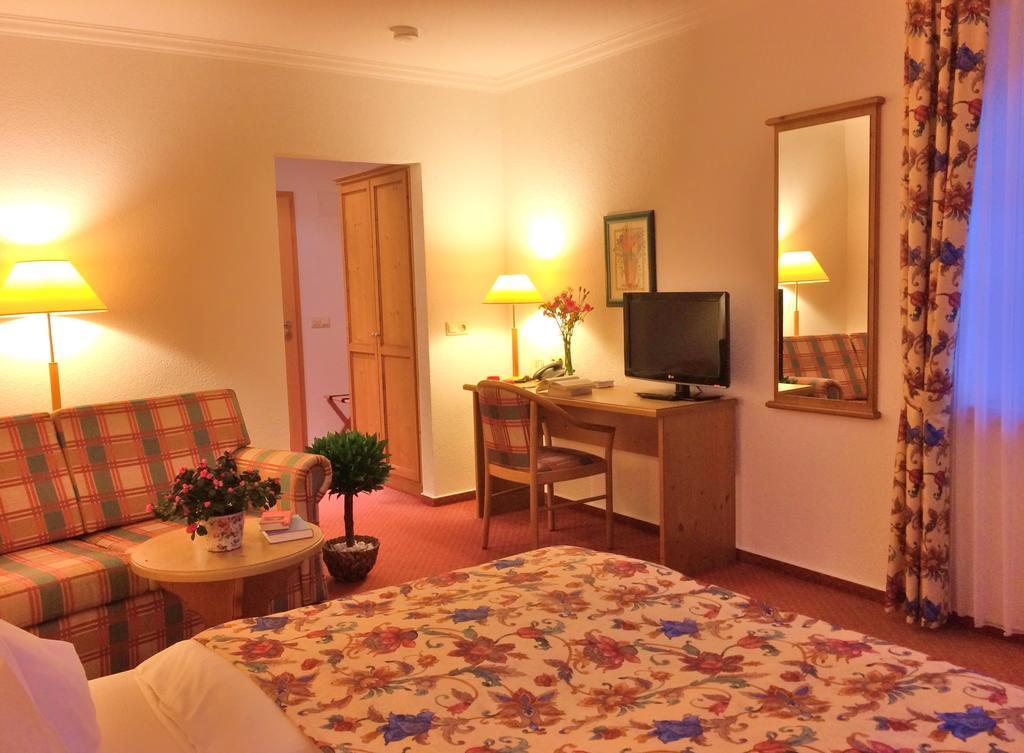 Landhaus Mueritzgarten Hotel Garni Röbel Δωμάτιο φωτογραφία