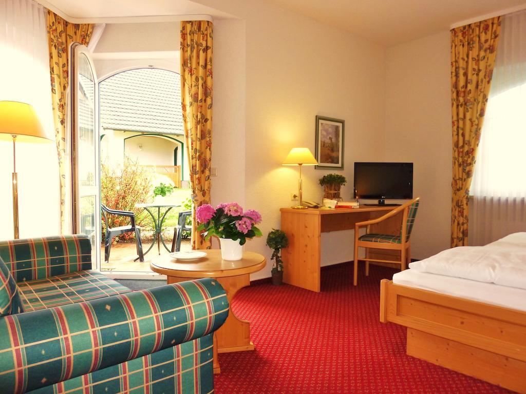 Landhaus Mueritzgarten Hotel Garni Röbel Δωμάτιο φωτογραφία