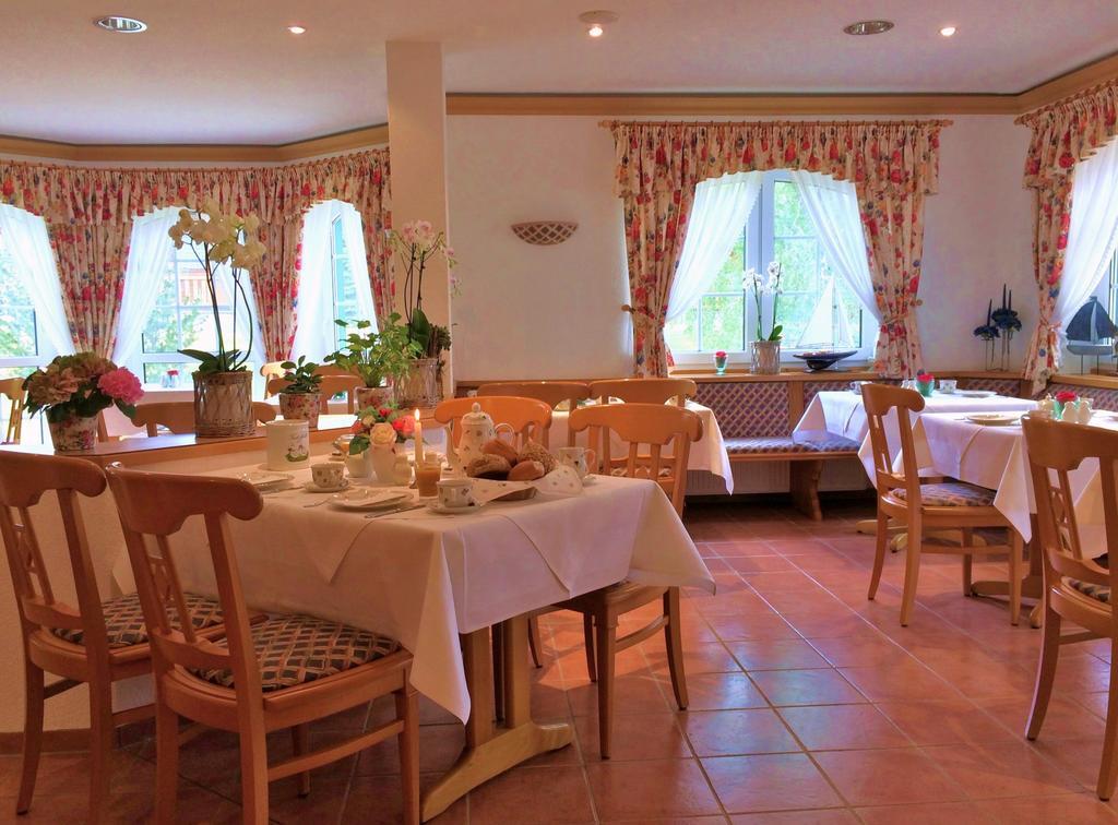 Landhaus Mueritzgarten Hotel Garni Röbel Εξωτερικό φωτογραφία