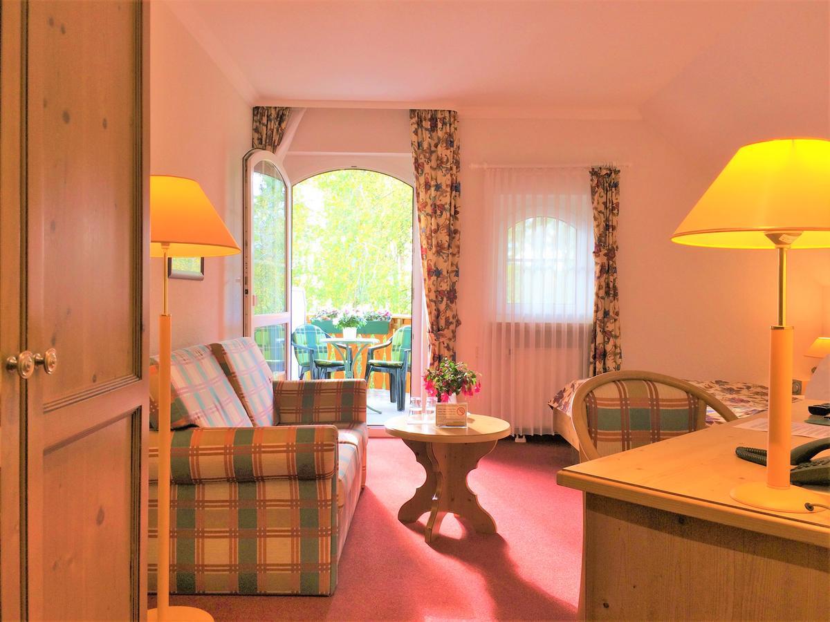Landhaus Mueritzgarten Hotel Garni Röbel Εξωτερικό φωτογραφία